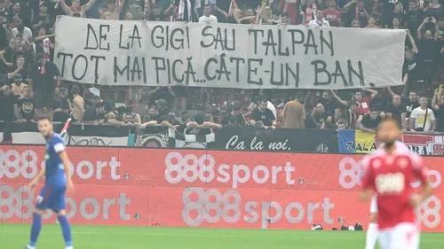 Războiul bannerelor la Dinamo - CSA Steaua! Ultrașii celor două formații și-au aruncat mesaje grele pe Arena Națională: „De la Gigi sau Talpan tot mai pică... câte-un ban””