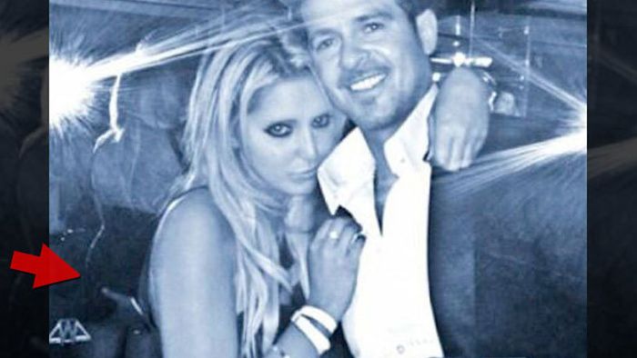Robin Thicke, în pragul divorțului după ce a fost surprins în ipostaze indecente cu o fană