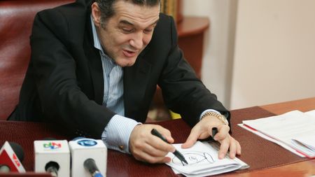 Nemții îl cunosc pe Becali: "Dictează echipa antrenorilor!"