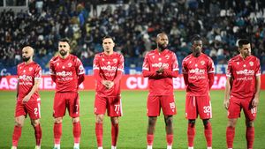 E dat afară de la Dinamo imediat după salvarea de la retrogradare! Fotbalistul avea cel mai mare salariu din lot și a stârnit cel mai mare scandal: „Nu mai are contract!”