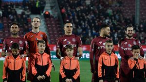 CFR Cluj, probleme înaintea reluării Ligii 1. „Nu stăm foarte bine din punct de vedere fizic!” Dan Petrescu, cerință specială înaintea derby-ului cu FCSB | VIDEO EXCLUSIV ProSport LIVE