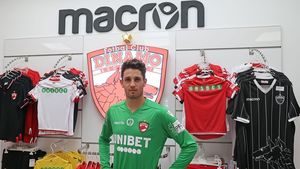 OFICIAL | Dinamo, pe modelul Craiovei. Și-a adus portar italian. Goalkeeper-ul format la AC Milan se alătură azi lotului pregătit de Eugen Neagoe 
