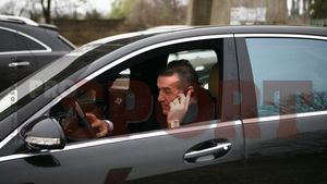 Se caută amprente! **Mașina lui Gigi Becali, cercetată de anchetatori!