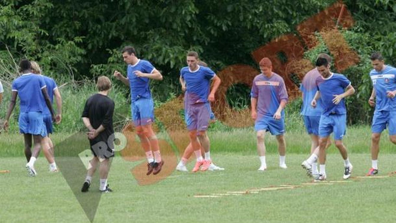 Corona Brașov - "U" Cluj 0-0! Nae Manea: "Sunt mulțumit de cum se mișcă echipa! Mă bucur că am reușit să îl aducem și pe Neacșa"