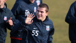 A doua REVOLTĂ‚ a steliștilor din această iarnă: n-au vrut să iasă pe teren!** Ce SUMĂ‚ le datorează Becali și REACȚIA lui Ilie Stan