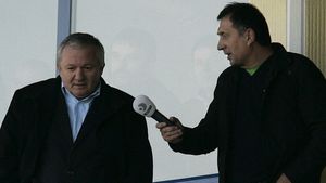 Porumboiu, revoltat de decizia lui Crăciunescu!** Dialog incendiar între patronul Vasluiului și președintele CCA