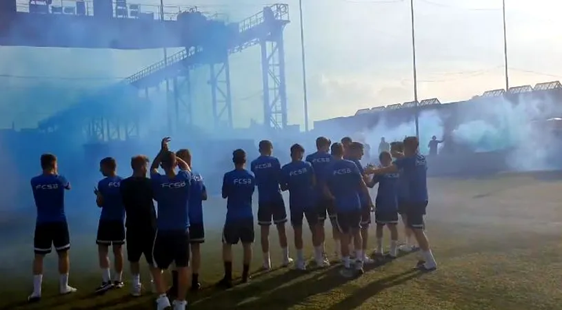 Suporterii lui FCSB au făcut spectacol la baza din Berceni! Sărbătoare cu fumigene și cântece, după ce echipa U15 a câștigat campionatul și Cupa României! | VIDEO