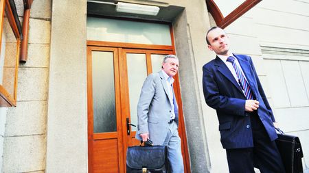 DNA**ȘUL! Președintele FRF a fost chemat în calitate de martor în "Dosarul Elicopterul"! Sandu a ieșit roșu la față de la audieri