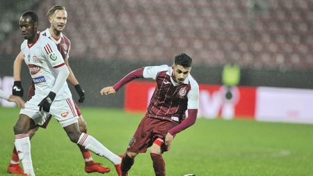 Dan Petrescu, dat pe spate de fotbalistul pe care i l-a suflat în ultima clipă lui Becali: "Peste ce ne așteptam toți! E posibil să ajungă un mare jucător"