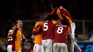 VIDEO / Galata e în "optimile" Cupei UEFA după un THRILLER cu 7 goluri!