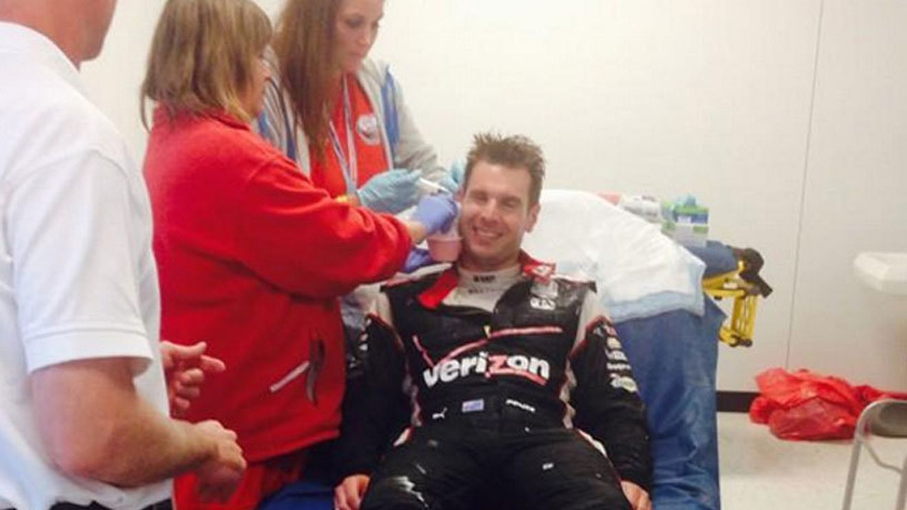 Will Power a dominat clar weekendul IndyCar. Juan Pablo Montoya a vrut să-și felicite coechipierul, dar l-a trimis de pe prima treaptă a podiumului direct la doctor