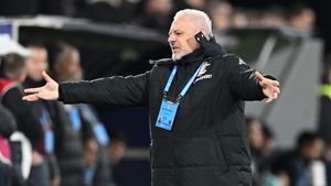 Marius Şumudică nu s-a putut abține nici în Sâmbăta Mare. Ce i-a putut spune unei jurnaliste TV, după ce a auzit ce l-a întrebat