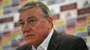 Nașul pune tunurile pe jucători**: "Trebuie să ajungă frânți acasă, nu să stea în cluburi"