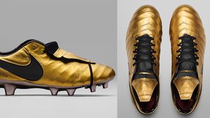 Ghete în ediție limitată lansate de Nike în cinstea atacantului care a marcat fotbalul timp de 25 de ani! SUPER FOTO De ce au fost produse doar 2500 de perechi