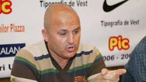 Mititelu: „Napoli are contract până în 2009"