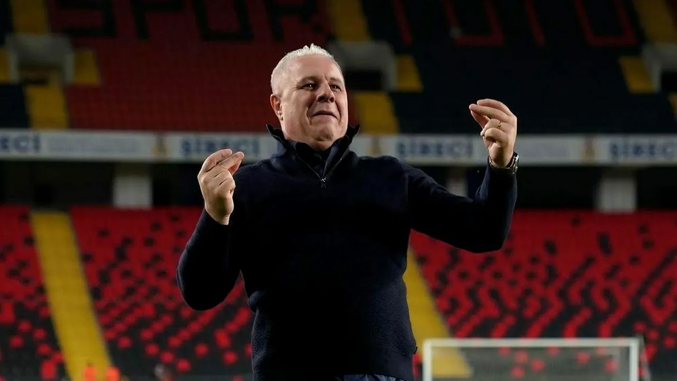 Marius Șumudică are un salariu imens în Turcia. Suma pe care o încasează lunar e uriașă în comparație cu ce se plătește în Superliga