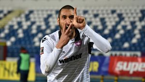 FCSB, sub presiune! Gigi Becali a spus "stop" transferului, iar fotbalistul are alte două oferte din Polonia și Croația. De ce depinde mutarea la vicecampioana României