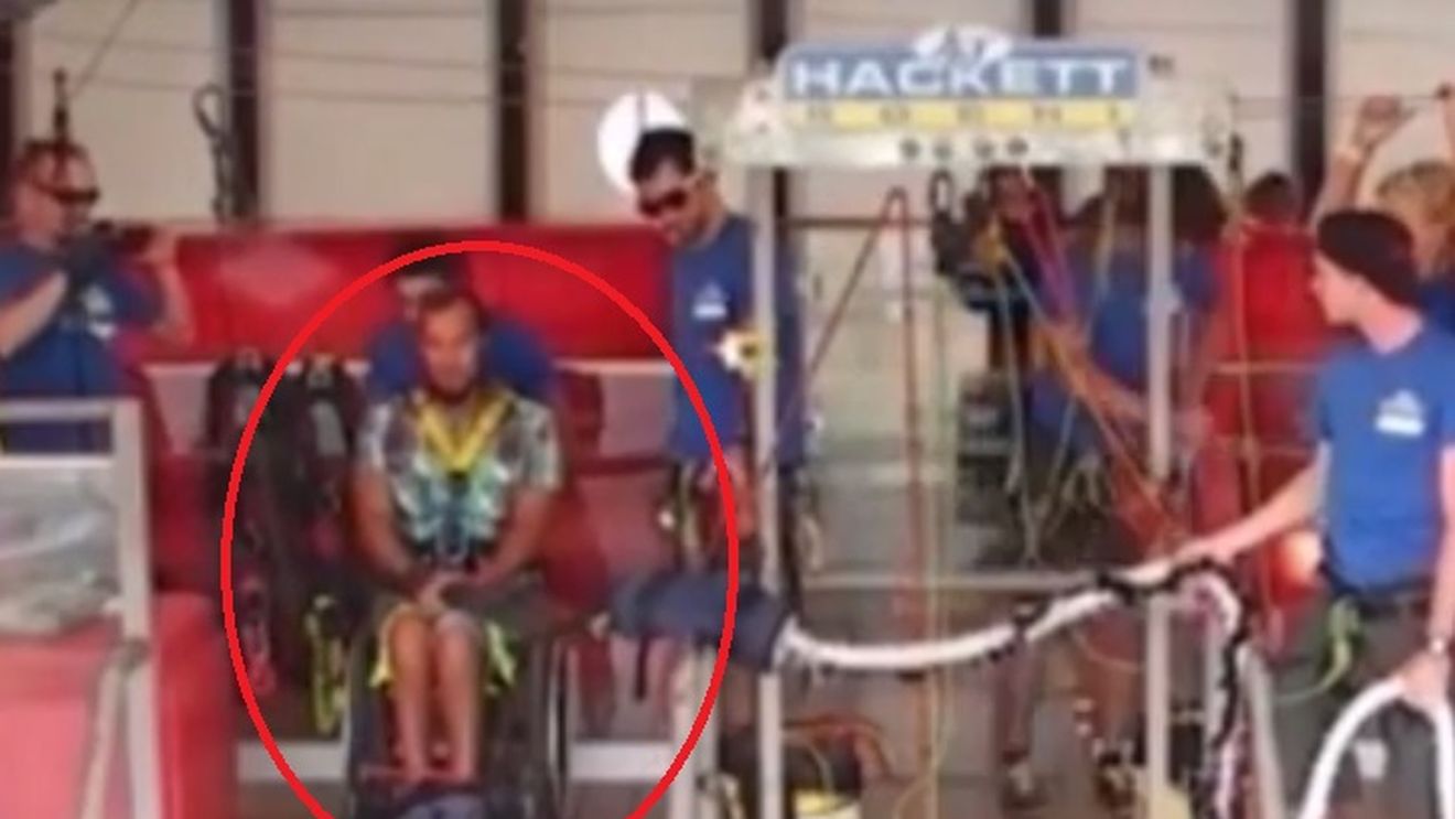 VIDEO | Momentul impresionat în care un paraplegic face bungee jumping în scaunul cu rotile
