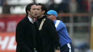 Conflict Meme Stoica - Penescu!** "Țărănoiule, vezi-ți de margarina ta" / "Hoțule, taci că ești fraier!"