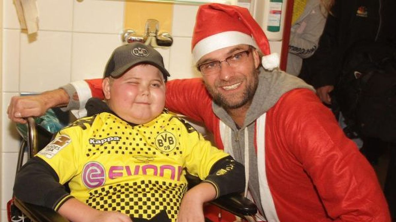 Dragostea pentru club nu are limite!** "Mami, asta e tot ce mai vreau!" A murit, dar biserica s-a OPUS ultimei sale dorințe! Cazul care a REVOLTAT Germania