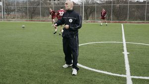 Tony:** "Cupa e vitală"