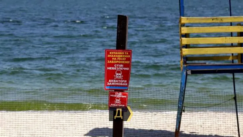 O mină a explodat printre turiști, pe plaja din Odessa. Doi bărbați au murit