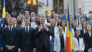 Klaus Iohannis i-a înmânat drapelul Cătălinei Ponor. Președintele României i-a primit pe sportivii care vor merge la Jocurile Olimpice: "Îndrăzniți să scrieți istorie!"