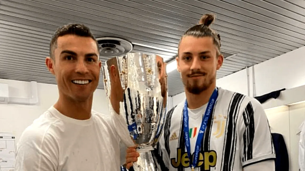 Incredibil! Cristiano Ronaldo l-a transformat pe Radu Drăgușin într-un fotbalist „sculptat de Michelangelo”. Gestul fabulos al portughezului pentru român: l-a luat deoparte în vestiar și i-a dat ceva ce i-a schimbat viața pentru totdeauna