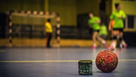 O altă mărturie terifiantă a unei handbaliste în scandalul cu tentă sexuală! „Mi-a cerut poze nud cu mine, dar nu i-am dat. Mi-a zis că e dezamăgit și că va avea el grijă de imaginea mea” | EXCLUSIV