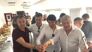 Implozie la Rapid. Vânat de tabăra primarului Tudorache, antrenorul Pancu reacționează: "Cunoștințele dumnealui despre fotbal sunt aproape zero. Nici nu știu dacă știe când e ofsaid!". SURSE Când a cerut politicianul să fie dat afară Pancu