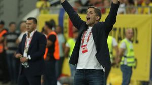 "M-au aruncat!" Reacție incredibilă a lui Robert Moreno, când a aflat că va fi înlocuit cu Luis Enrique: i-a șocat pe fotbaliști, în vestiar