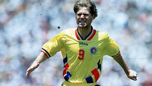 INTERVIU VIDEO | Răducioiu, președintele din atacul Generației de Aur: "Aștept ca Dinamo să ia campionatul, să îi văd cum erau odată, să joace în Liga Campionilor". Mesajul fostului atacant pentru dinamoviști și FAZA ZILEI  