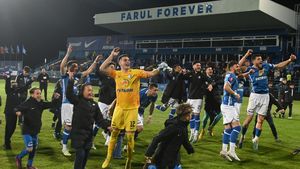 Fanii Farului, show la antrenamentul echipei lui Gică Hagi! Totul s-a întâmplat chiar înaintea derby-ului de titlu cu FCSB | VIDEO