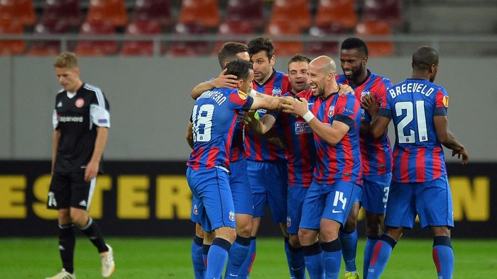 Un fost fotbalist de la FCSB o distruge pe Universitatea Craiova și șterge pe jos cu bulgarul Ivaylo Petev: „Echipa a fost dominată clar, ținută la respect! El nu știu dacă pricepe foarte bine ce se întâmplă”. VIDEO