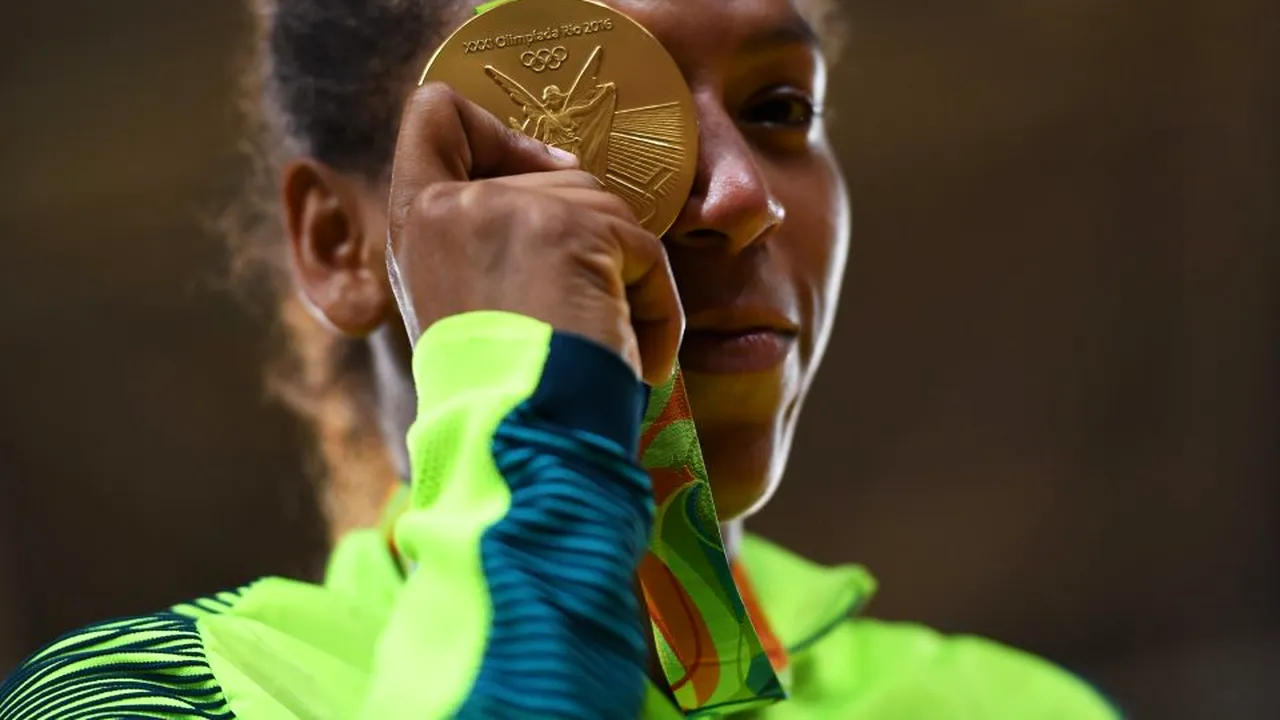SPECIAL | Rafaela, campioana olimpică născută printre focurile de armă din Cidade de Deus. Privirea împietrită a Corinei Căprioriu și visul unei sportive care și-a depășit condiția: 