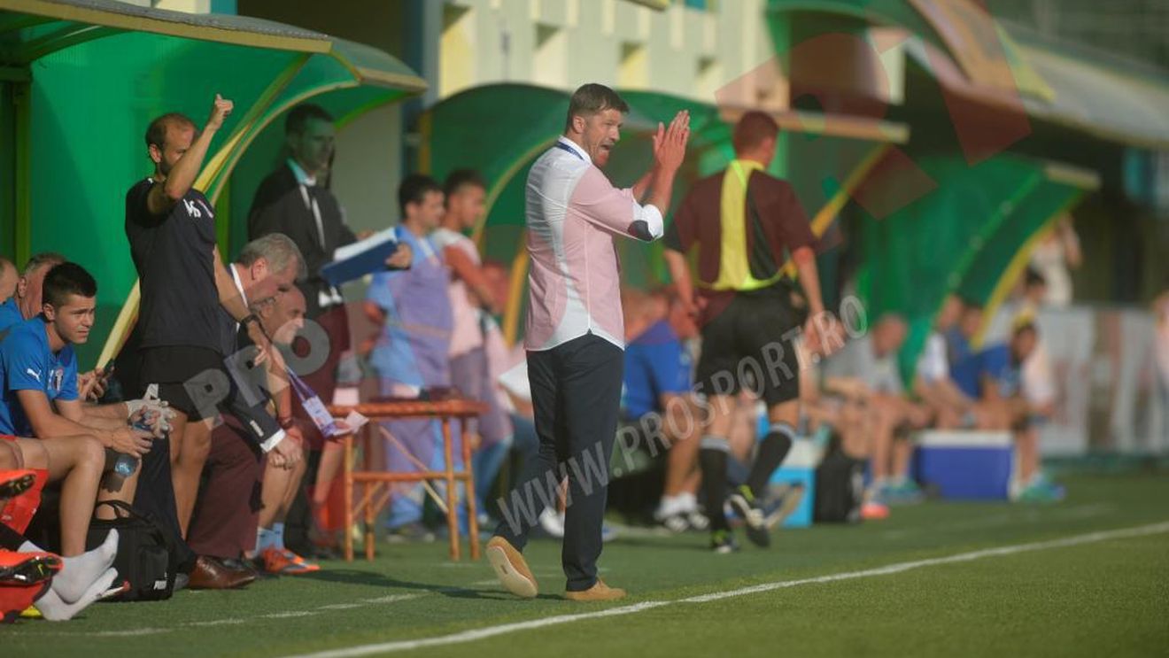 Dezavantajul invizibil al primului meci din istoria Ligii I jucat pe "sintetic". Isăilă: "Cred că la nivelul solului erau 50 de grade Celsius"