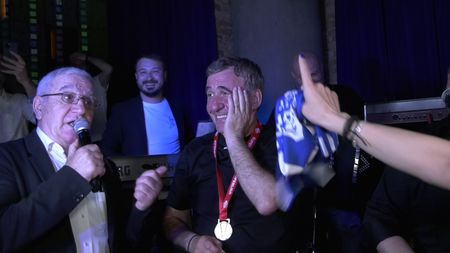 Imaginile momentului cu Gică Hagi: cum i-a ironizat pe cei de la FCSB chiar în momentul horei: „Din lupi s-au făcut miei!” | VIDEO