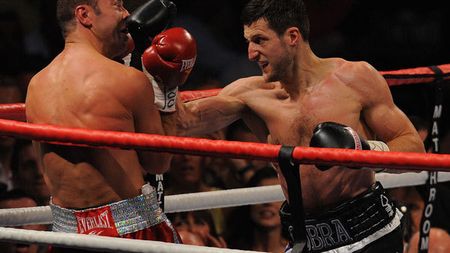 VIDEO** Bute a fost făcut KO în repriza a cincea și a pierdut centura IBF! Froch nu i-a dat nicio șansă! Să-l încurajăm aici pe campionul nostru!