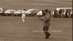 "Dreptate bătrânească"!** A cerut penalty cu furca!