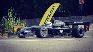 Andrei Dumitrescu relansează lupta pentru titlu la viteză în coastă