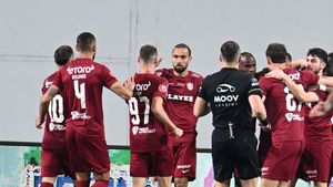 Nelu Varga lămurește situația transferului atacantului la rivala U Cluj. EXCLUSIV