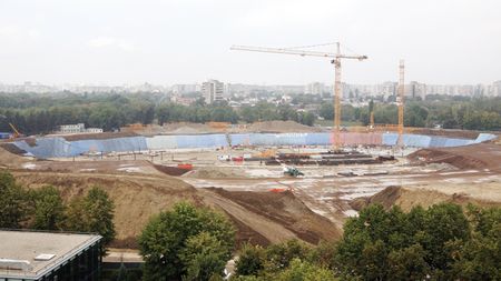 Platini vine să vadă stadiul lucrărilor la stadionul Național