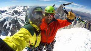 Doi români, pe acoperișul lumii. Anzii Cordilieri au fost cuceriți de Vlad Căpușan și Zsolt Torok. "Vârful Cerro Torre era considerat imposibil în urmă cu 40 de ani!" 