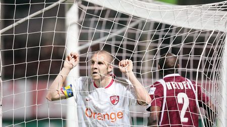 Fundașii rușinii! Apărătorii lui Dinamo au bătut un record vechi de 60 de ani!