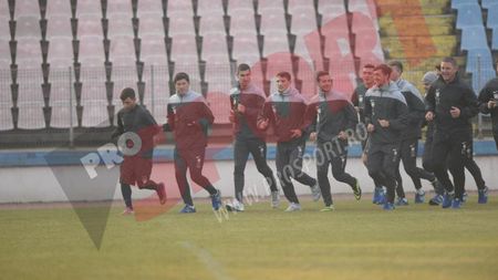 Patru juniori luați de Reghe la echipa mare! Antrenorul a rămas impresionat de unul dintre ei: "Este ca o bombă atomică!"