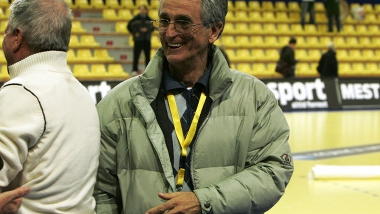 Gațu își lansează cartea biografică. Campionul mondial de handbal povestește cu lux de amănunte cum a fost "presat" să reformeze Steaua. Un suporter al Rapidului s-a asigurat că echipa de fotbal se va "privatiza"