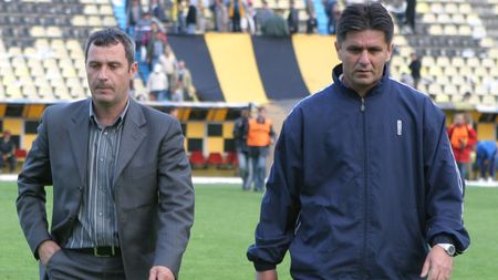 "Dinamo și Steaua nu joacă coerent! Loturile sunt mari iar antrenorii se încurcă în formații..."