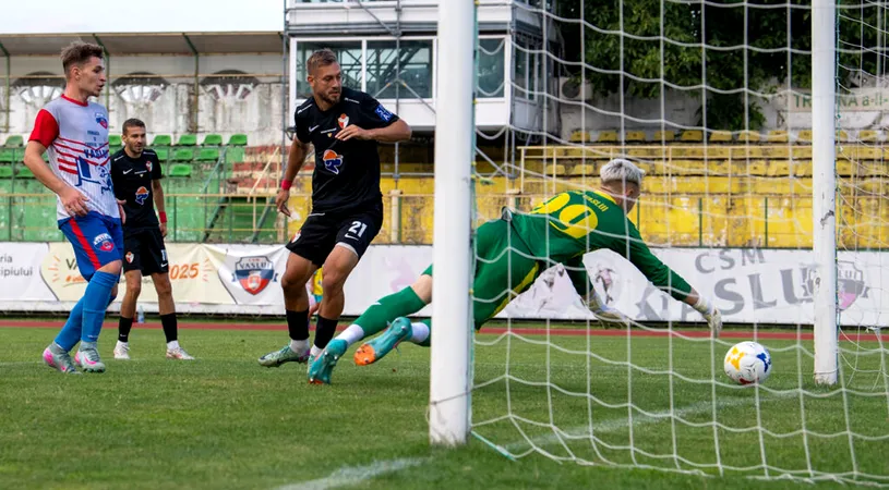 FC Bacău a trecut în Turul 3 al Cupei României, dar a avut emoții o repriză la Vaslui. Trupa lui Costel Enache are și o nouă achiziție în defensivă