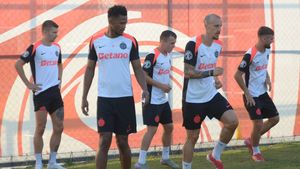 Fotbaliștii FCSB, răvășiți când au intrat pe teren. Nu se așteptau să simtă asta, iar Florin Tănase a dat replica serii