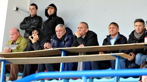 „A avut infarct cu inundare, nu cu ruptură”. Vești despre marele fotbalist al Universității Craiova după ce a fost operat de urgență